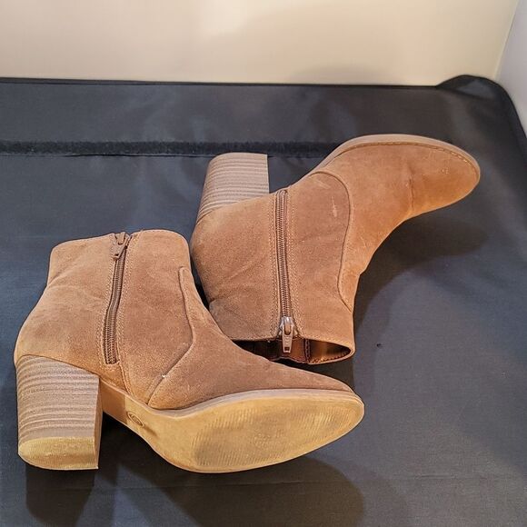 UNIVERSAL THREAD STACKED BLOCK HEEL ALMOND TOE BOOTIES - Picture 11 of 16